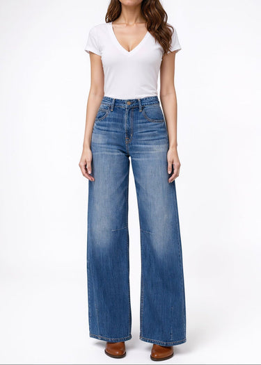Kallie Relaxed Curve