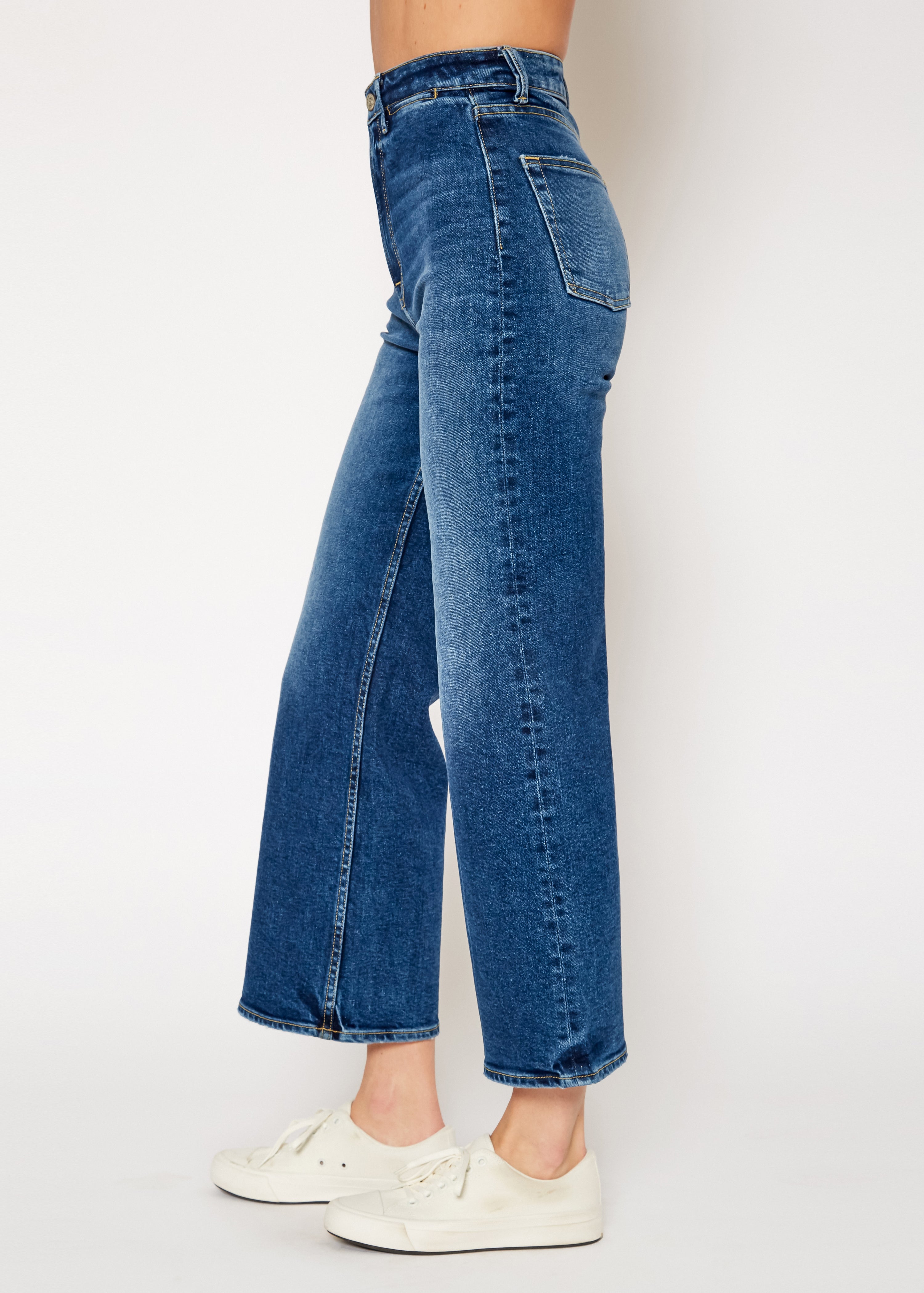 Queen Wide Leg Crop Jeans In Kingman - Noend Denim